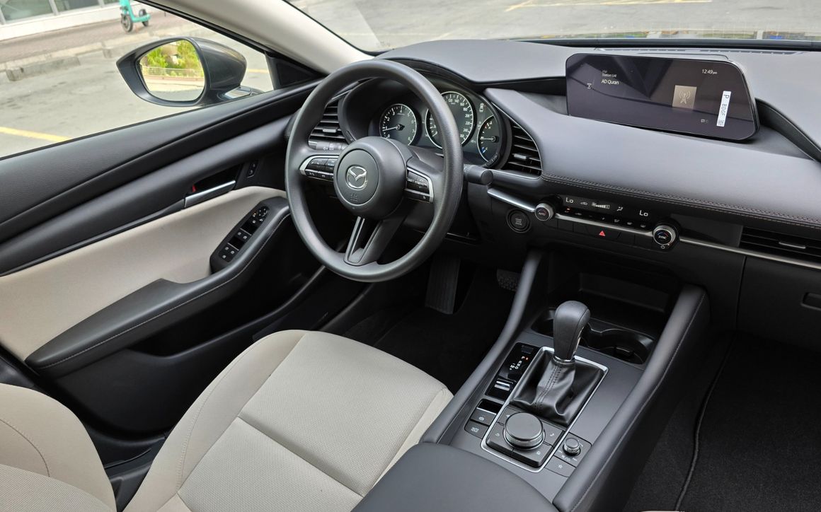 Mazda 3 - image 6