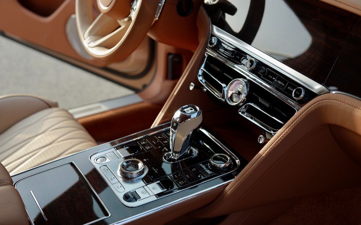 BENTLEY FLYING SPUR V12 - image 6
