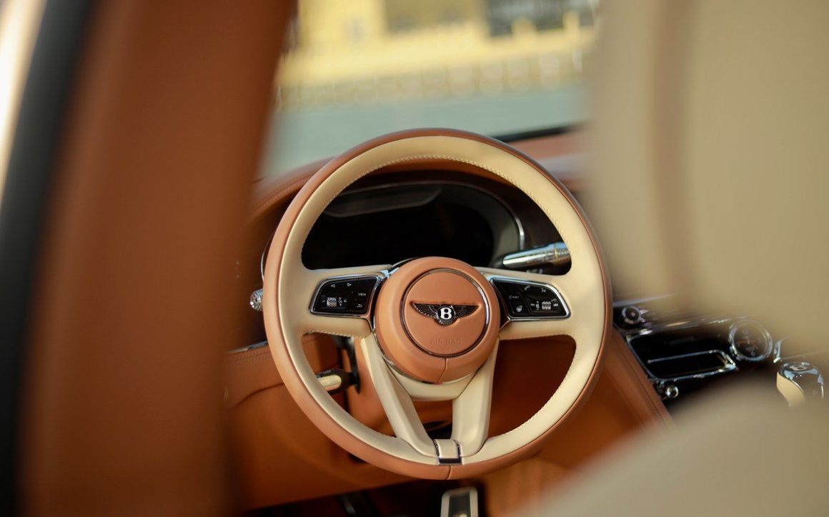 BENTLEY FLYING SPUR V12 - image 8