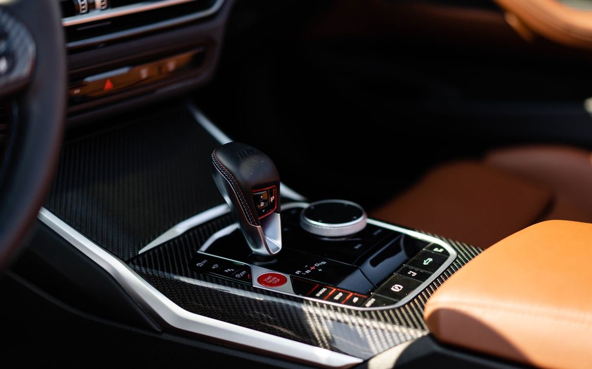 BMW M4 COMPETITION X DRIVE - image 7