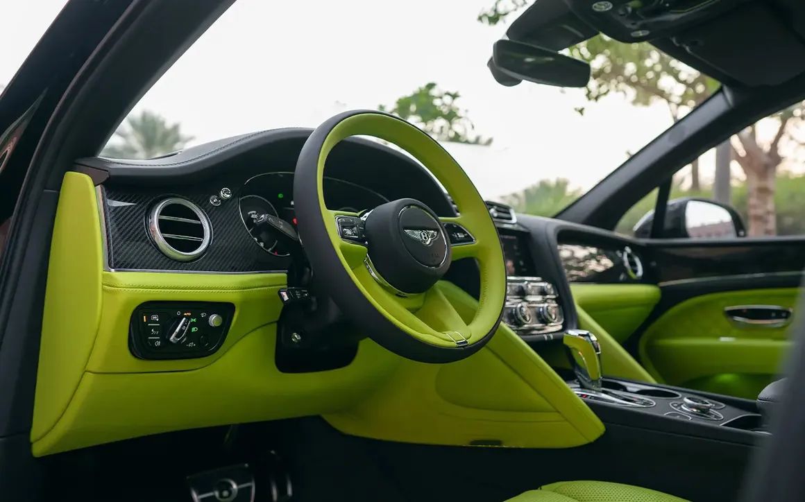 Bentley BENTAYGA - image 8