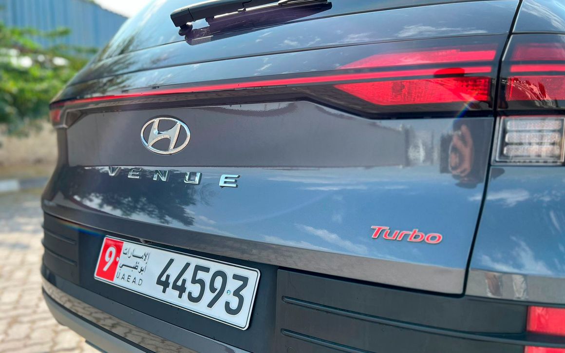 HYUNDAI VENUE - image 6