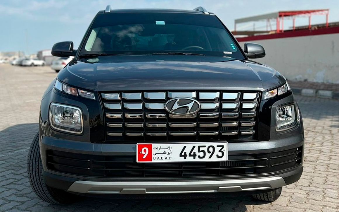 HYUNDAI VENUE - image 3