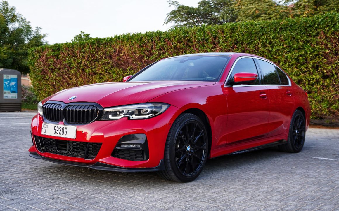 BMW 330i M LINE - image 1