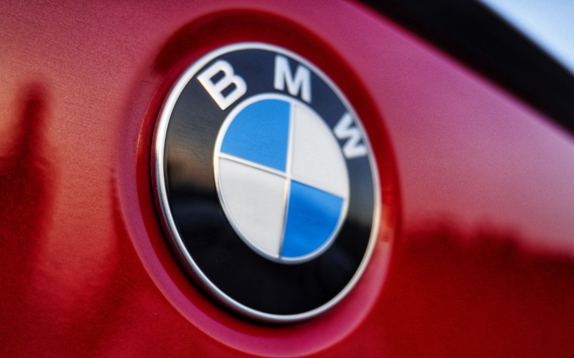 BMW 330i M LINE - image 6