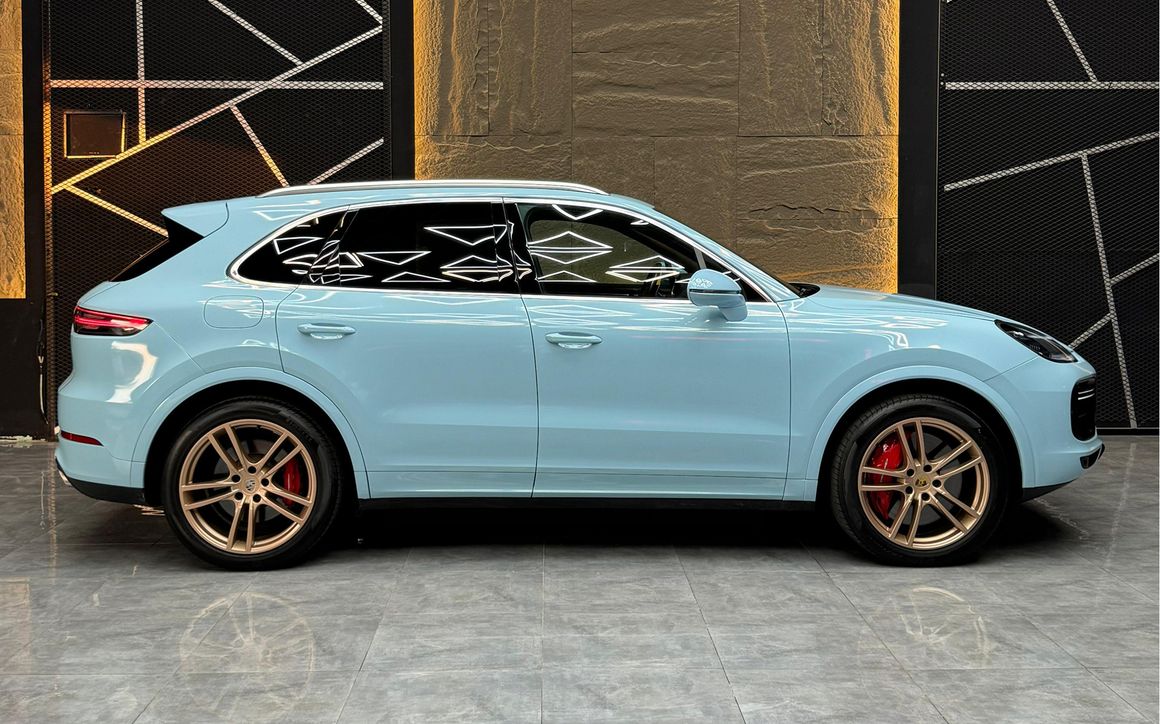 PORSCHE CAYENNE - image 3