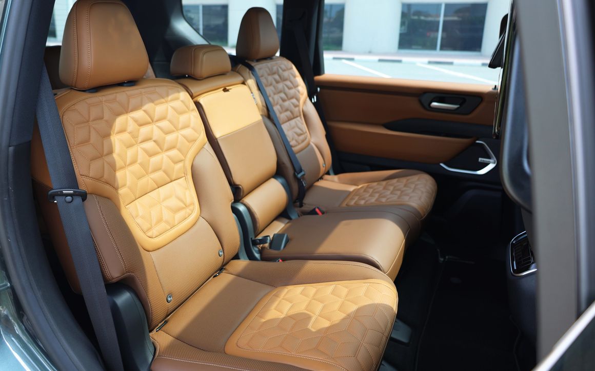Nissan Patrol LE - image 13
