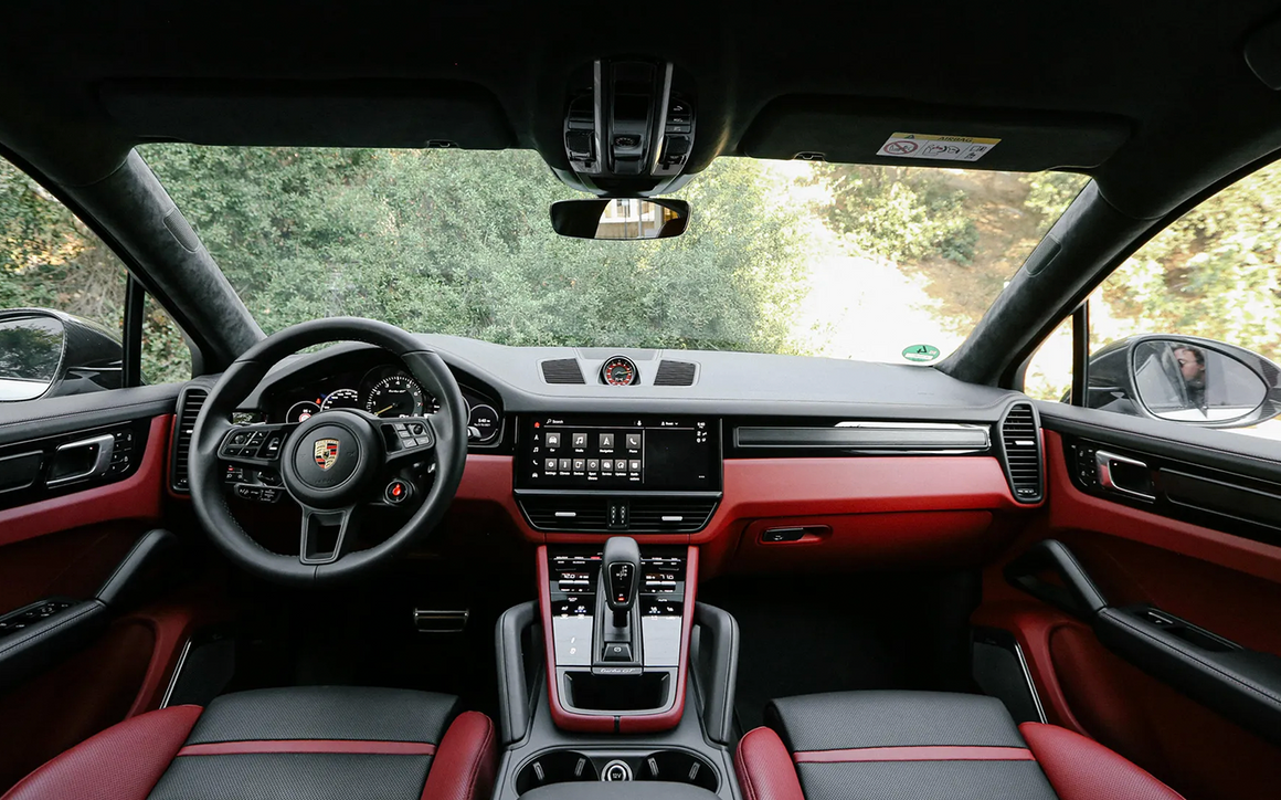 PORSCHE CAYENNE COUPE - image 3