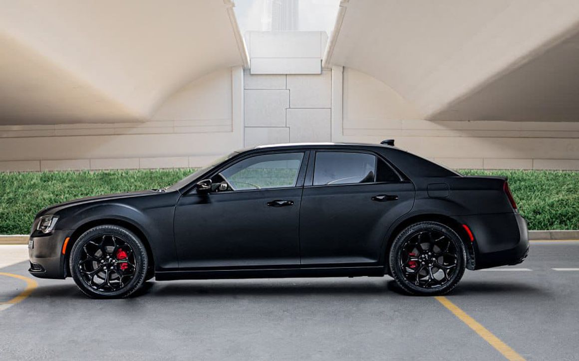 CHRYSLER 300 2019 - image 2