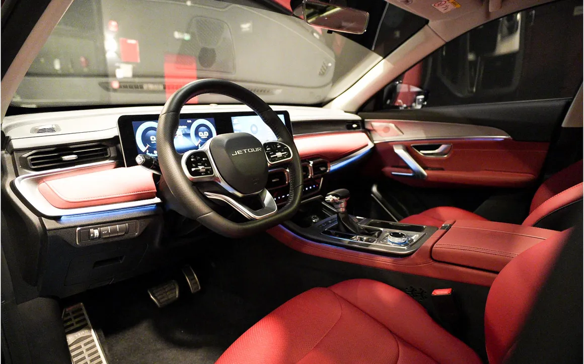 JETOUR X70 PLUS - image 3
