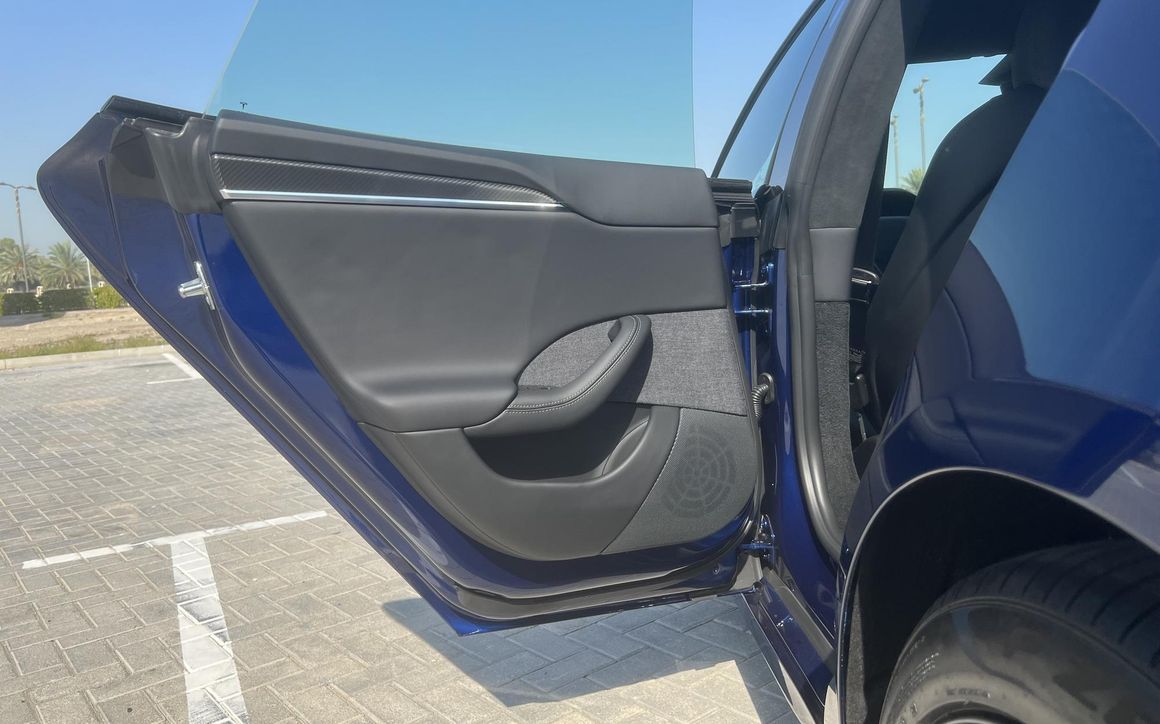 Tesla Model S Plaid - image 18