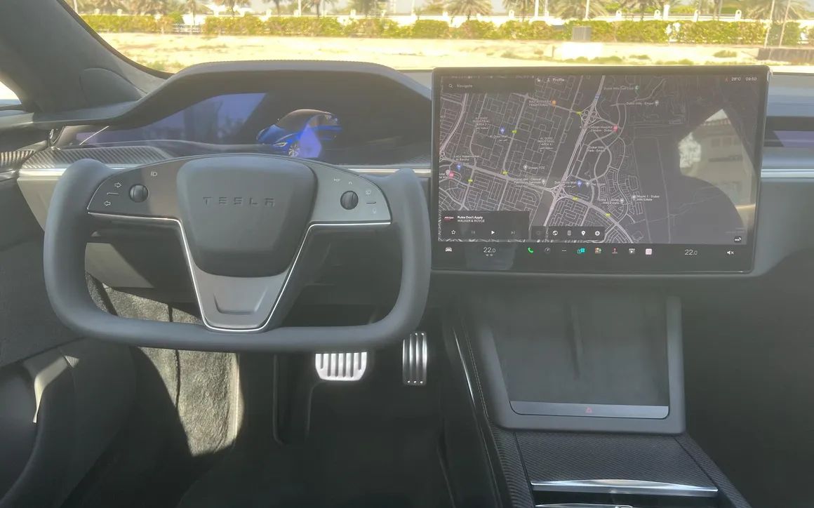 Tesla Model S Plaid - image 11
