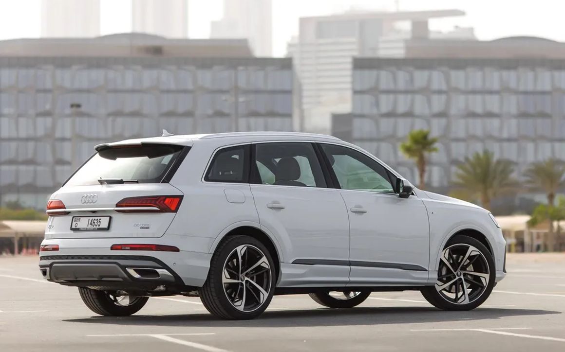 Audi Q7 - image 4