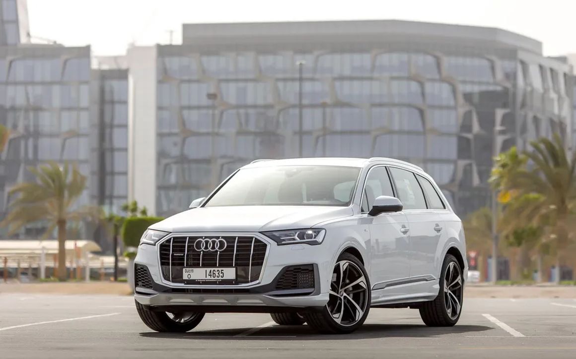 Audi Q7 - image 1