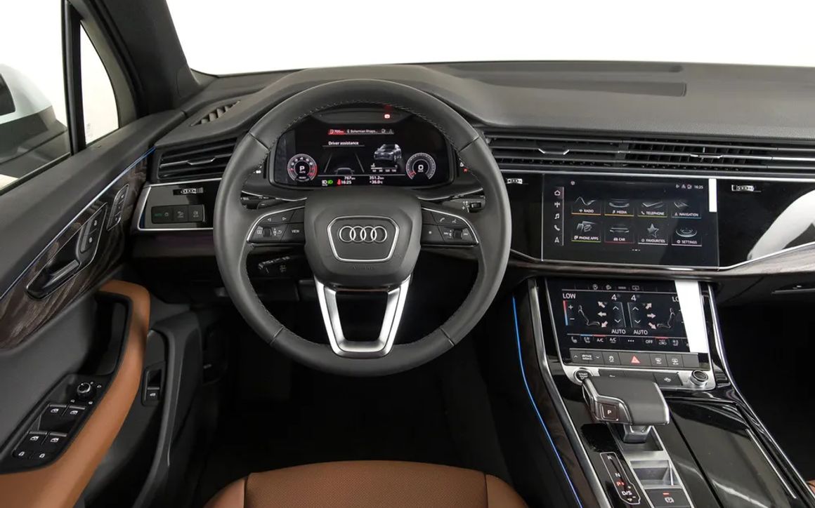 Audi Q7 - image 7