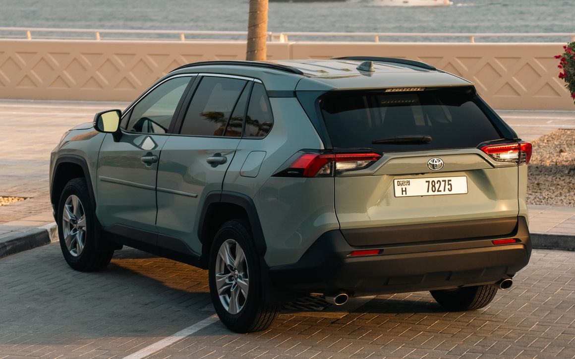 TOYOTA RAV4 - image 5