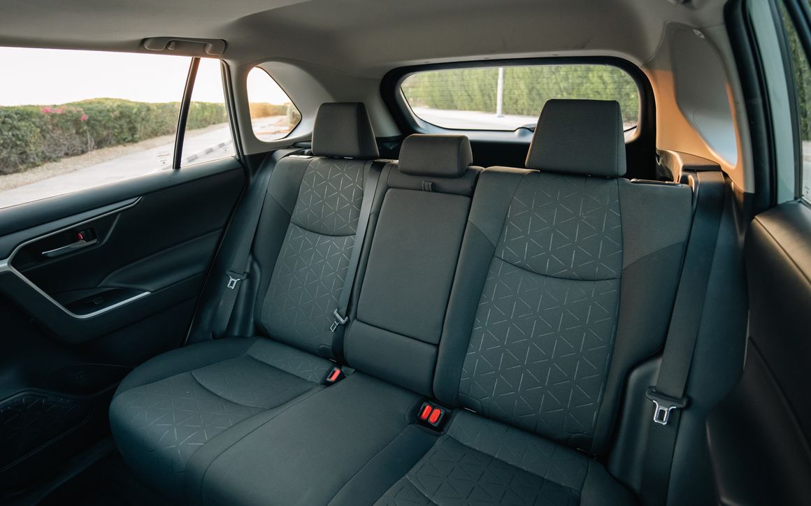 TOYOTA RAV4 - image 10
