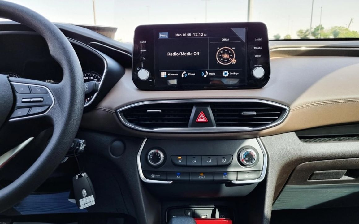 HYUNDAI SANTA FE - image 6