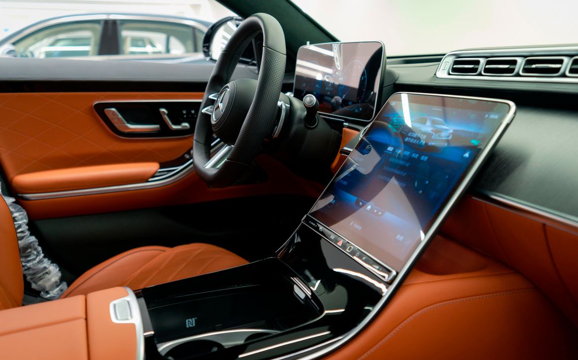 Mercedes S500 - image 10