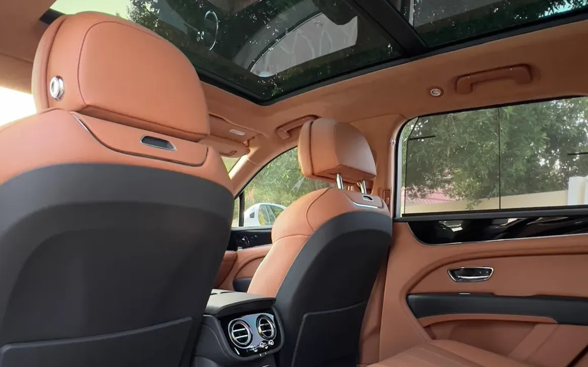 BENTLEY BENTAYGA - image 10