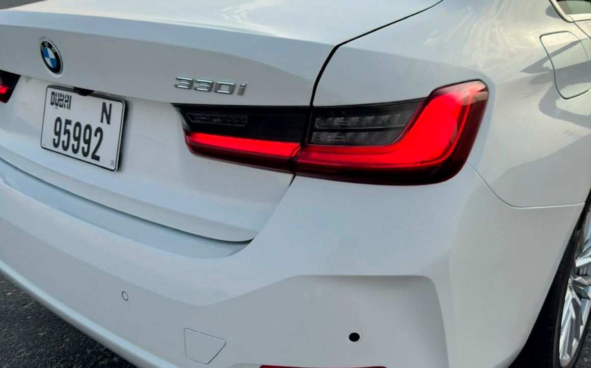 BMW 330I - image 3