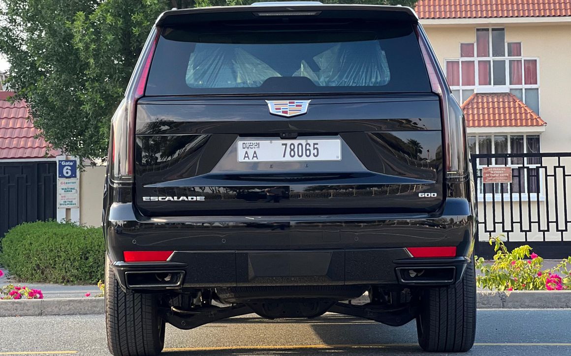 CADILLAC ESCALADE - image 6