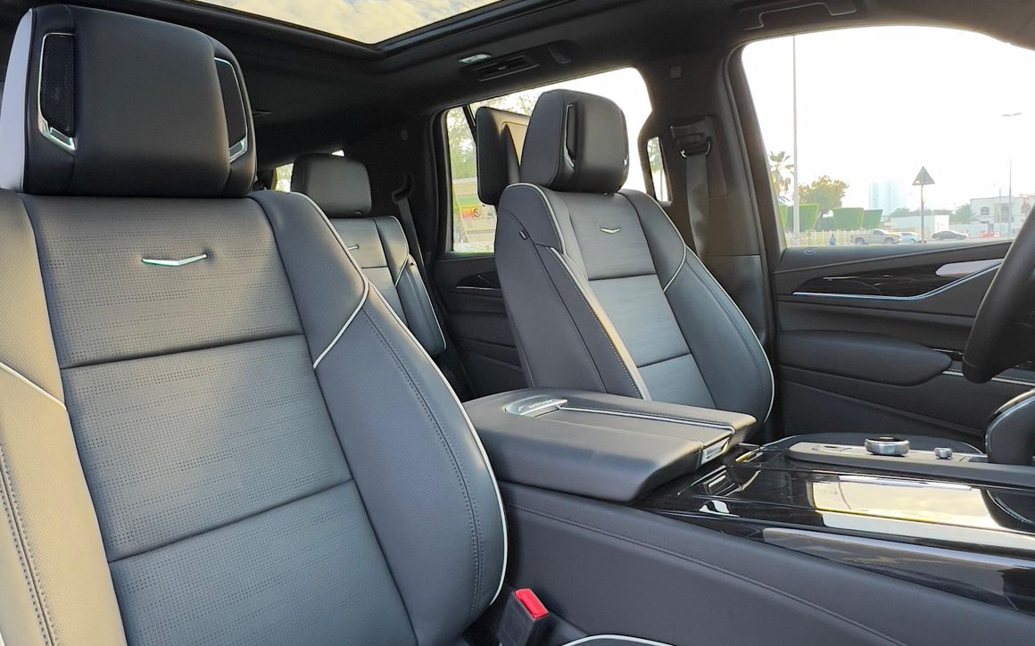 CADILLAC ESCALADE - image 9