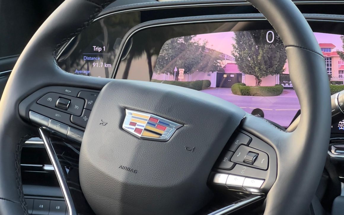 CADILLAC ESCALADE - image 8
