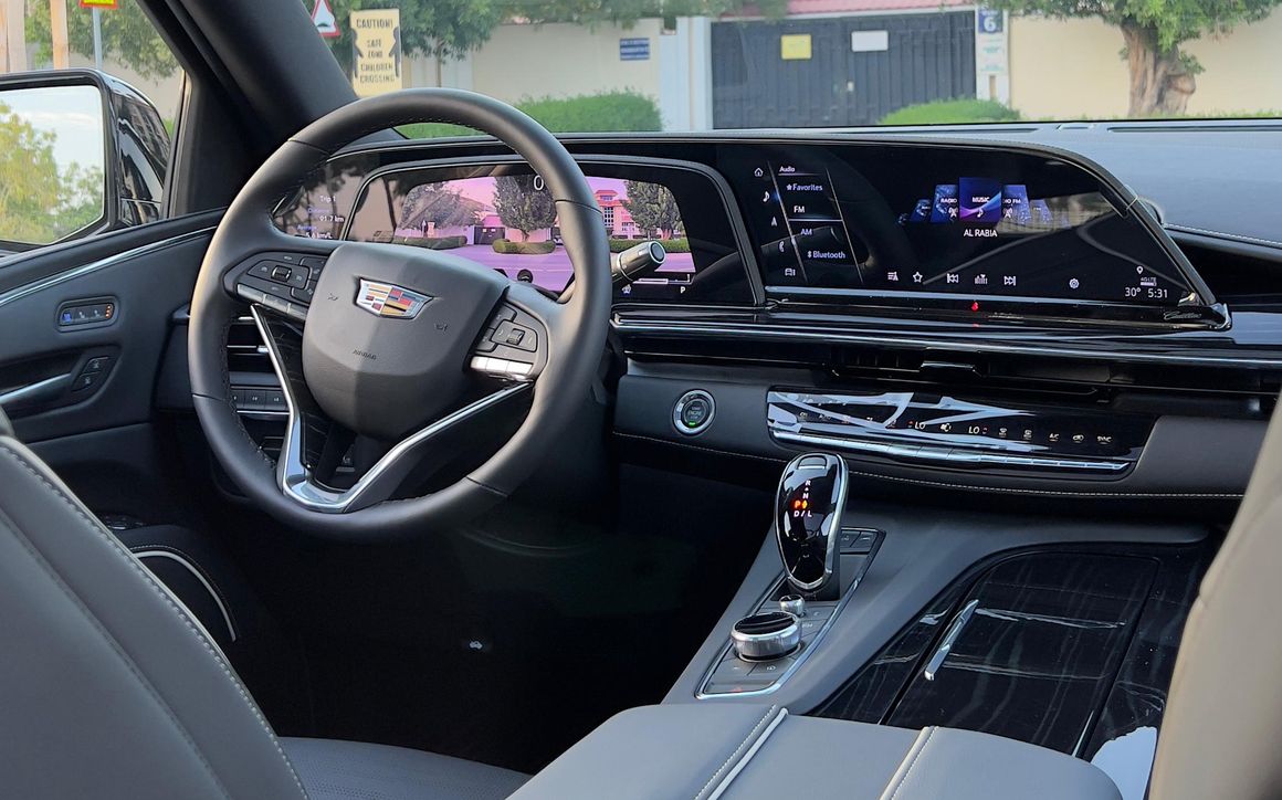 CADILLAC ESCALADE - image 7