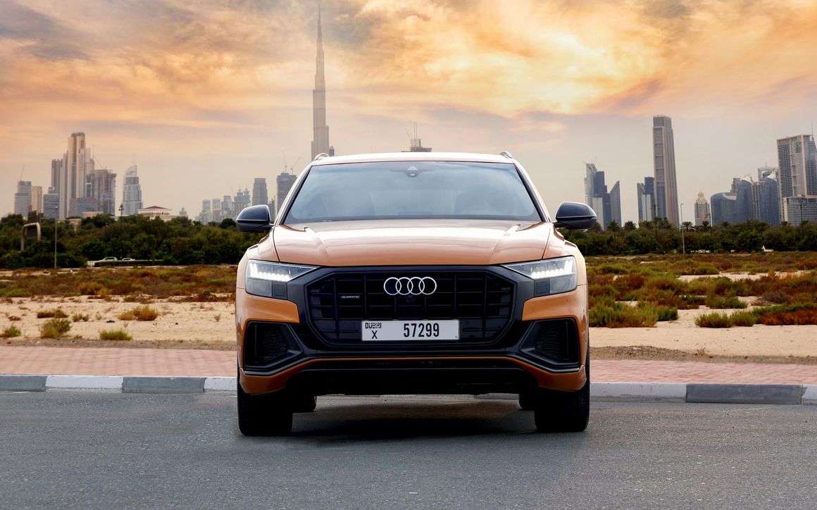 Audi Q8 Orange - image 3