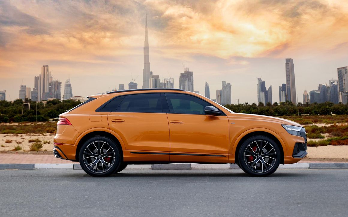 Audi Q8 Orange - image 5