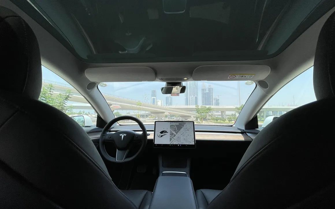 TESLA MODEL 3 STANDARD - image 8