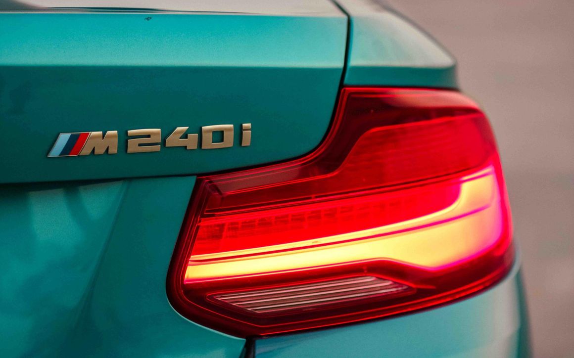 BMW 240 - image 10