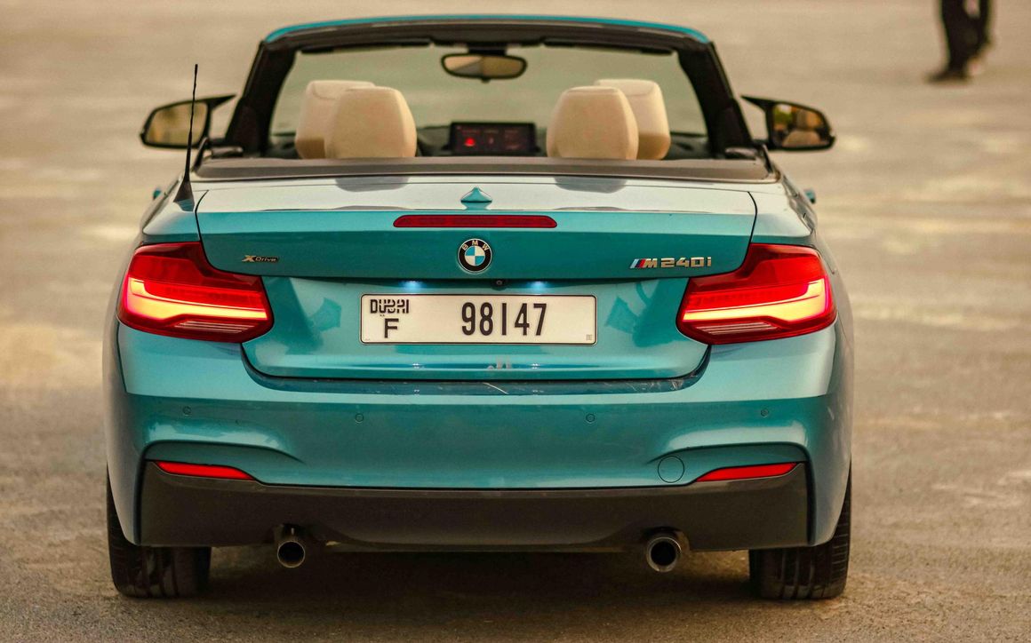 BMW 240 - image 8