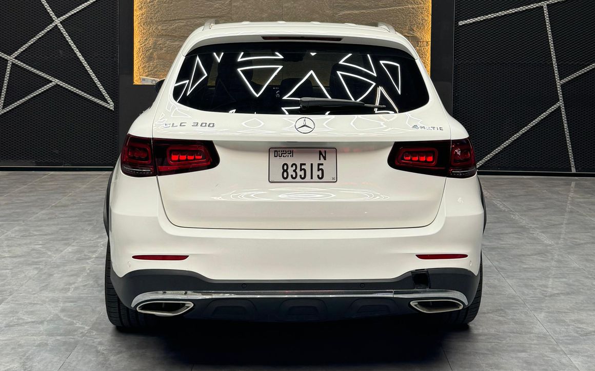 MERCEDES GLC 300 - image 6
