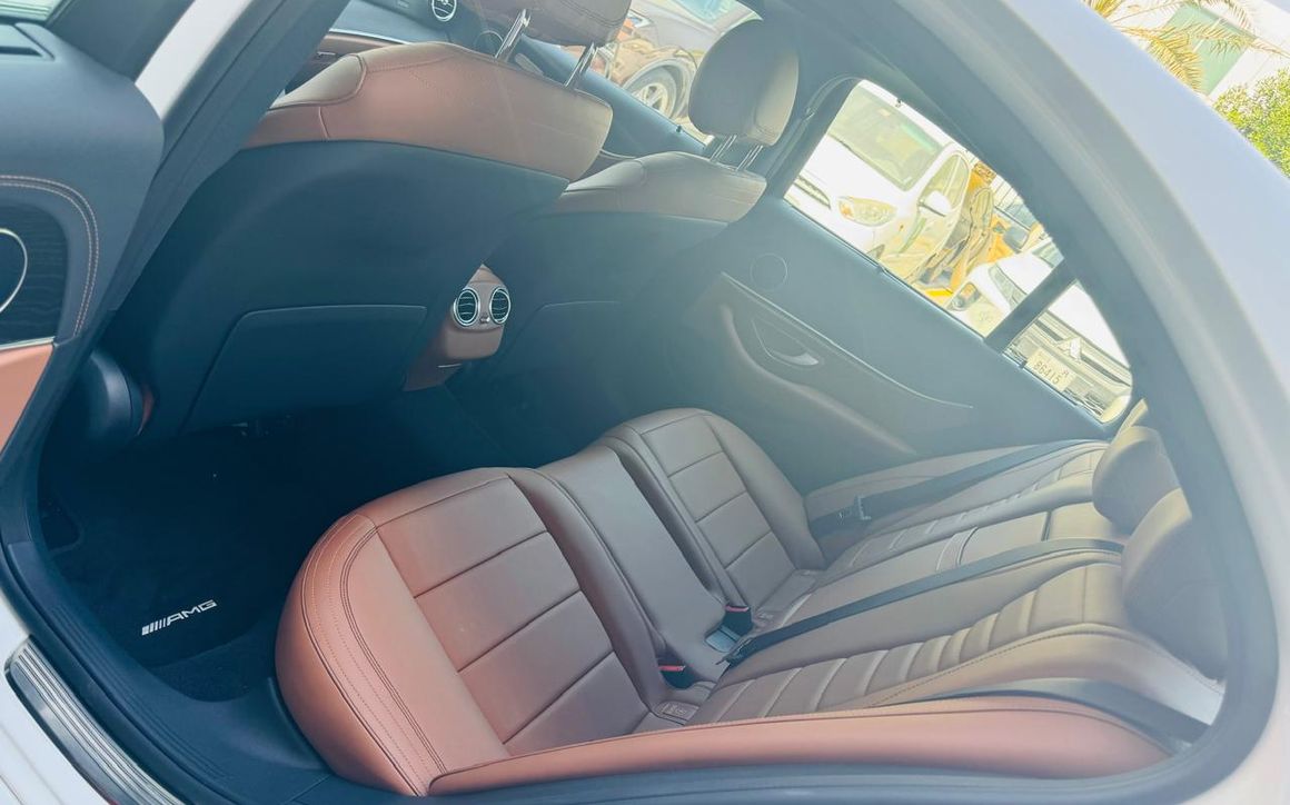 MERCEDES E300 2023 - image 9