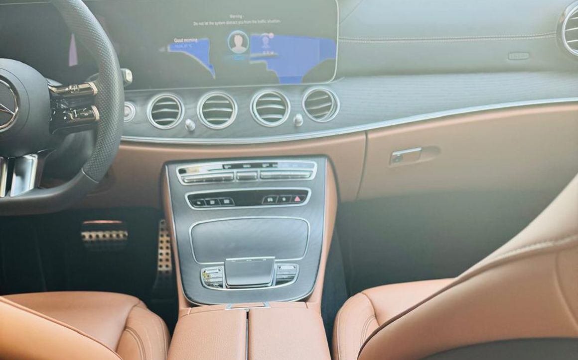 MERCEDES E300 2023 - image 10