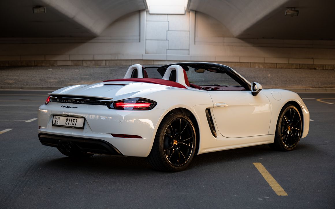 Porsche 718 Boxster - image 8