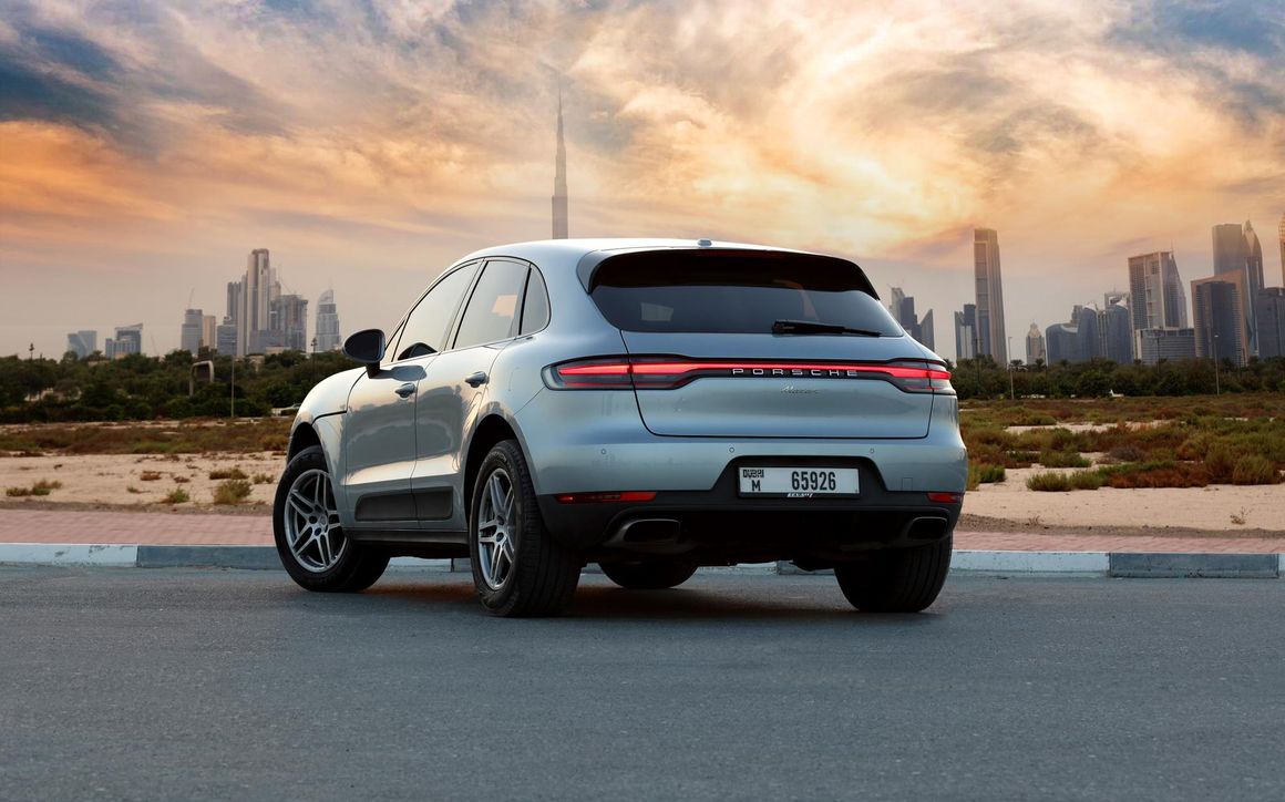Porsche Macan Silver - image 6