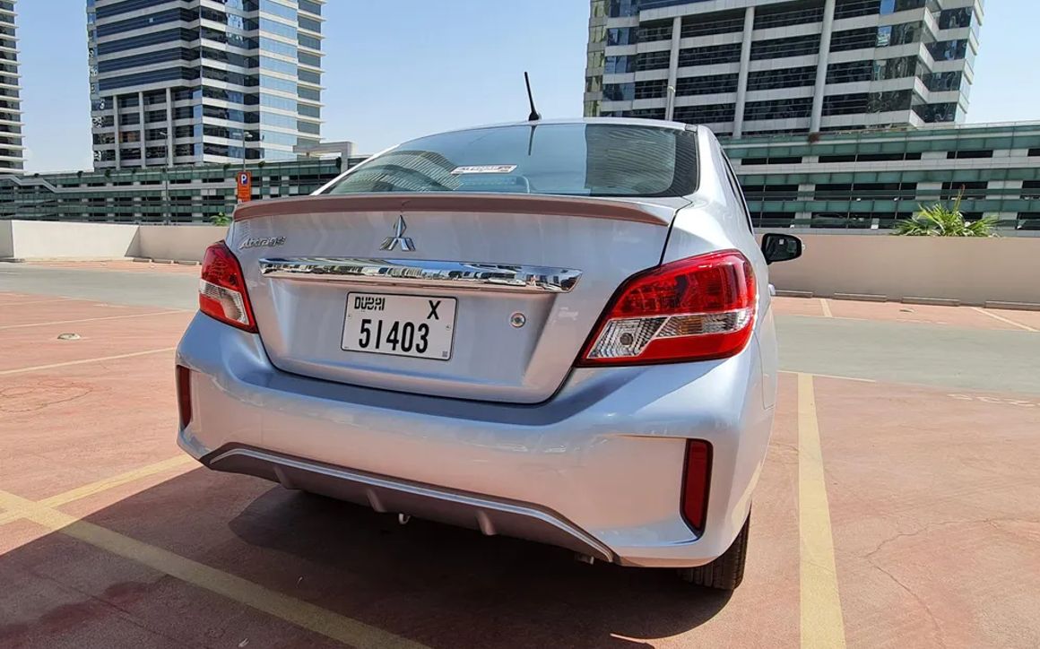 Mitsubishi ATTRAGE - image 3