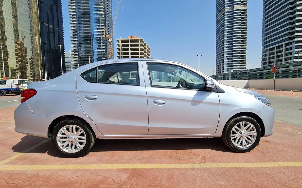 Mitsubishi ATTRAGE - image 2