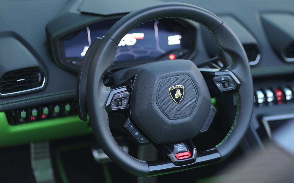 Lamborghini Huracacn Evo Spider - image 12
