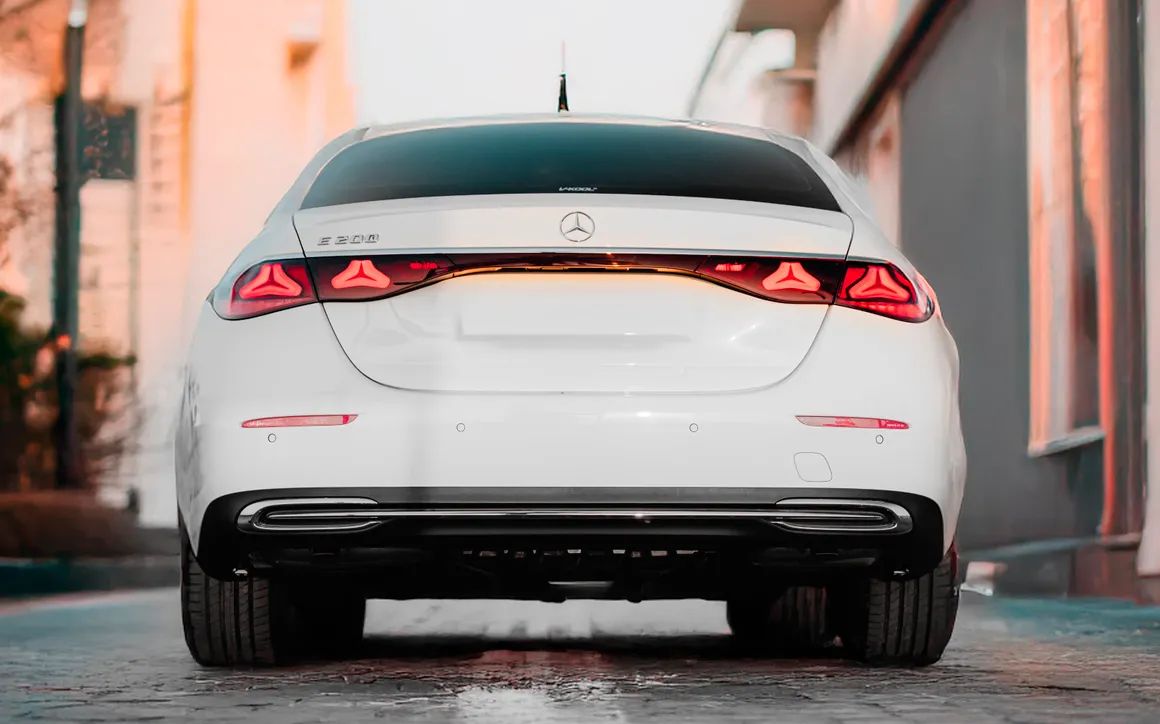 Mercedes E200 2025 - image 4
