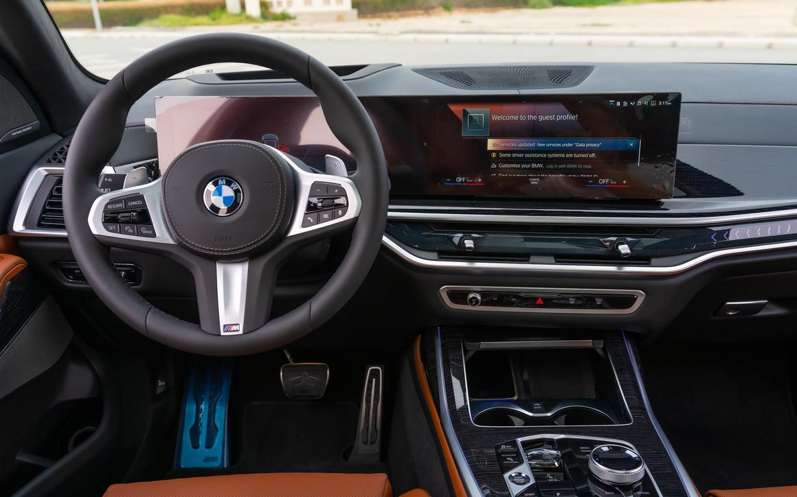 BMW X7 - image 21