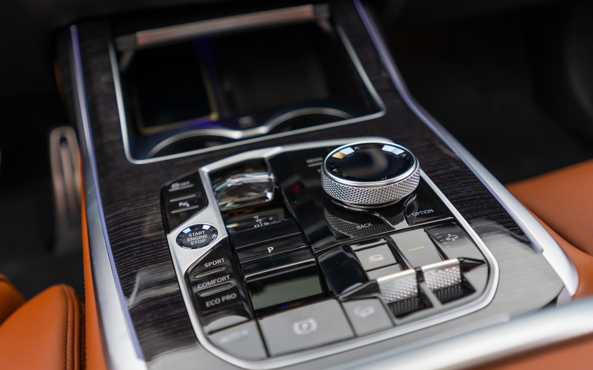 BMW X7 - image 20
