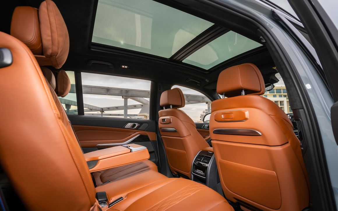BMW X7 - image 18