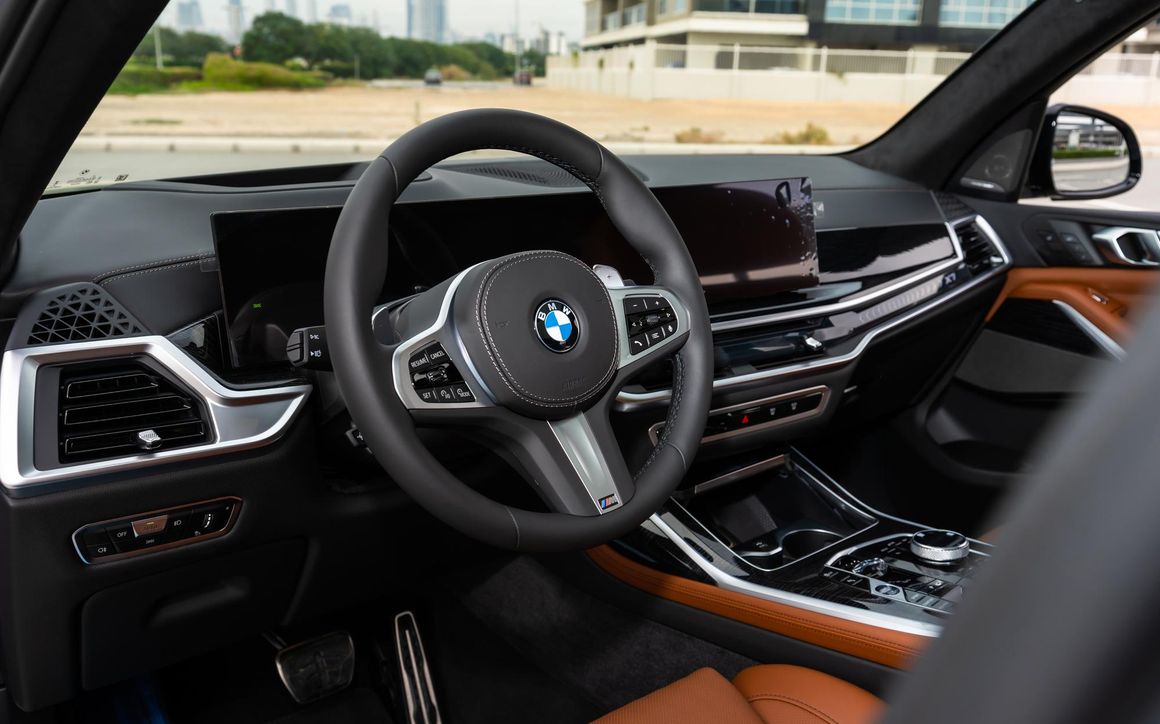 BMW X7 - image 13