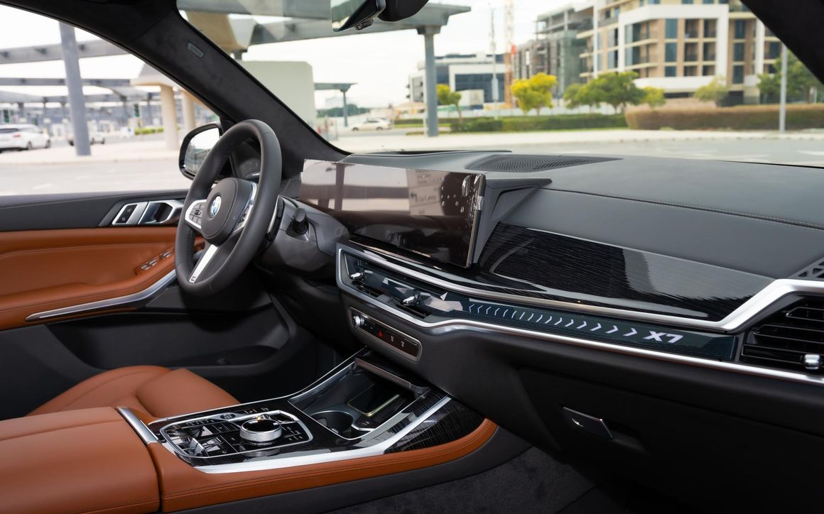 BMW X7 - image 14