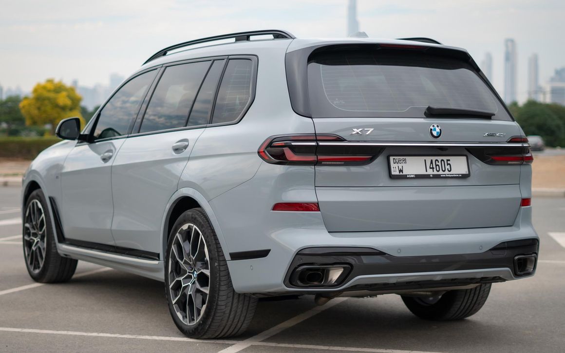 BMW X7 - image 8