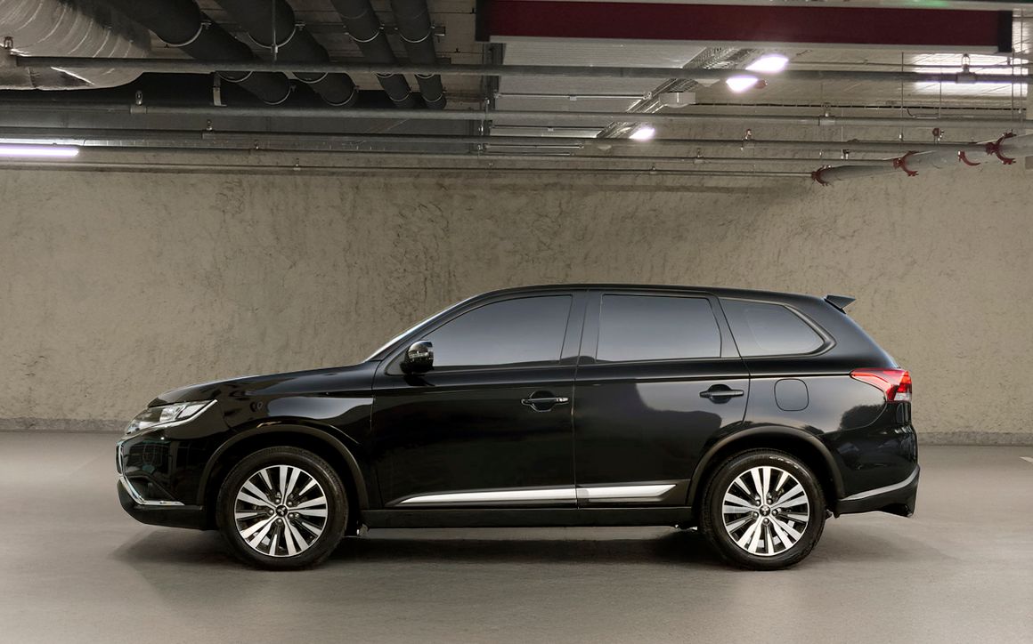 Mitsubishi Outlander 2.4L GLX 7 STR BASIC- - image 2